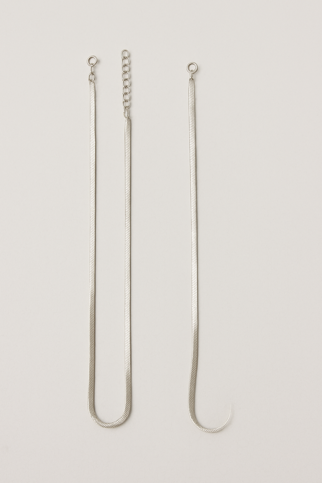 Close-up of Rhodium Plated Sterling Silver Flat Mesh Anklet Chain Texture and Clasp Detail